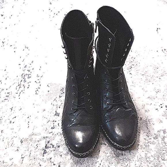 VINCE CAMUTO QUILTED LEATHER BOOTS - Picture 1 of 4